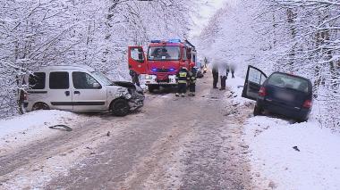 Zderzenie dwóch aut w Leśniewie