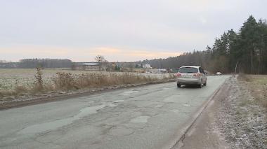 Schetynówki na wsiach. Za 3 mln naprawią 8 km dróg