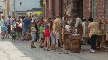 Rekonstrukcja Historyczna na ulicy Wałowej