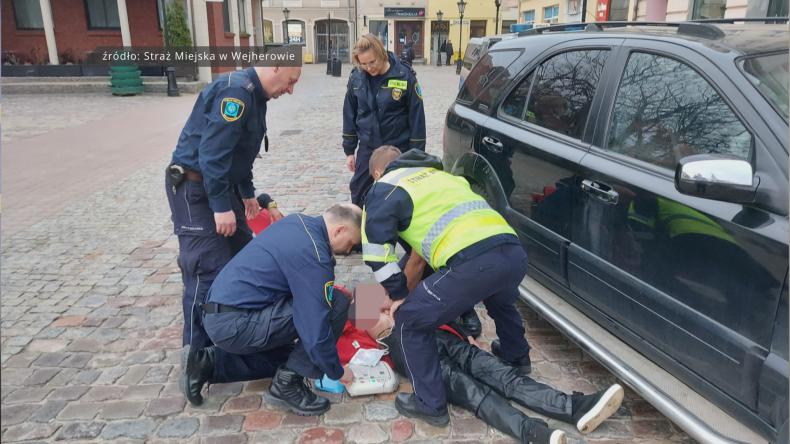 Walka o życie przed siedzibą SM w Wejherowie