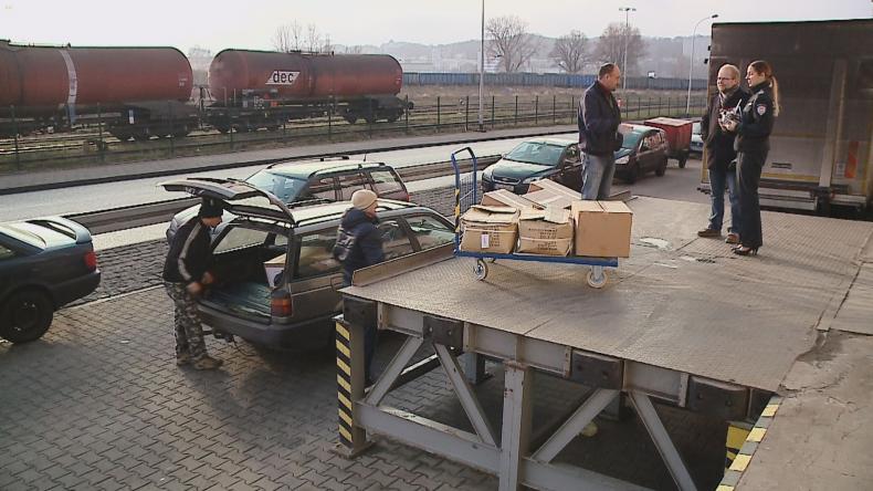 Celnicy otwierają magazyny pełne podróbek
