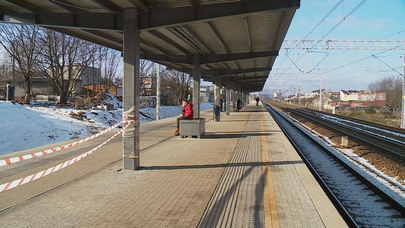 Wyczekiwany peron w Janowie gotowy za trzy miesiące