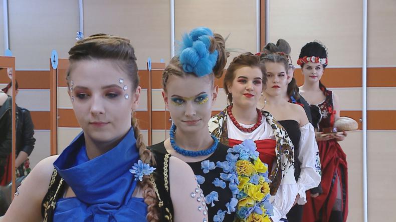 Młodzi fryzjerzy rywalizowali w rumskim Hipolicie