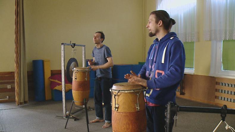 Muzyka nie tylko łagodzi obyczaje