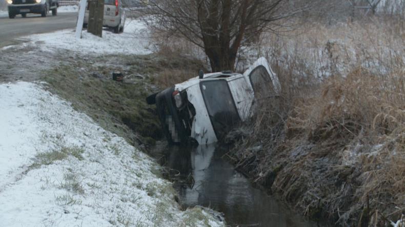 Śliski poranek na ulicy Przemysłowej