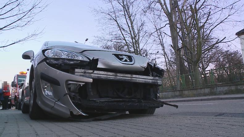 Dachowanie na Starowiejskiej. Mieszkańcy chcą sygnalizacji