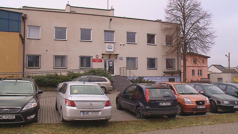 Zamykają komendę na Śmiechowie