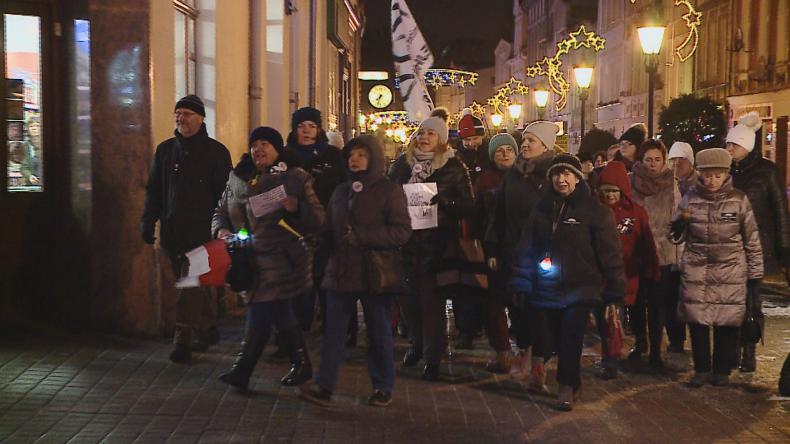 Protest Komitetu Obrony Demokracji w Wejherowie