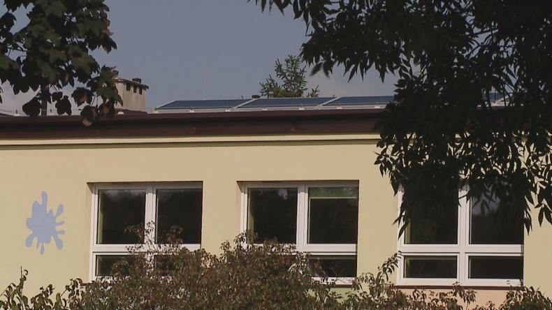 Ogniwa fotowoltaiczne pojawiły się na redzkim przedszkolu