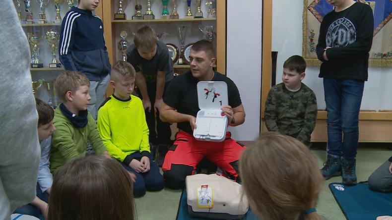 Kolejna szkoła z AED w powiecie