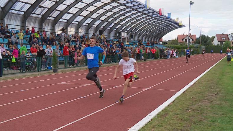 Lekkoatleci przetestowali nowy stadion w Redzie