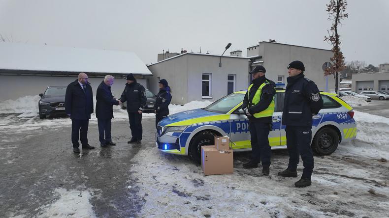 Nowy radiowóz wejherowskich policjantów