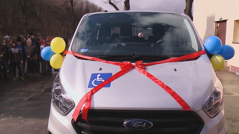 Nowe auto pomoże w przewozie niepełnosprawnych dzieci