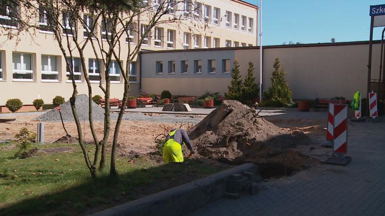 Przy wejherowskiej „ósemce” powstaje szkoła na kołach