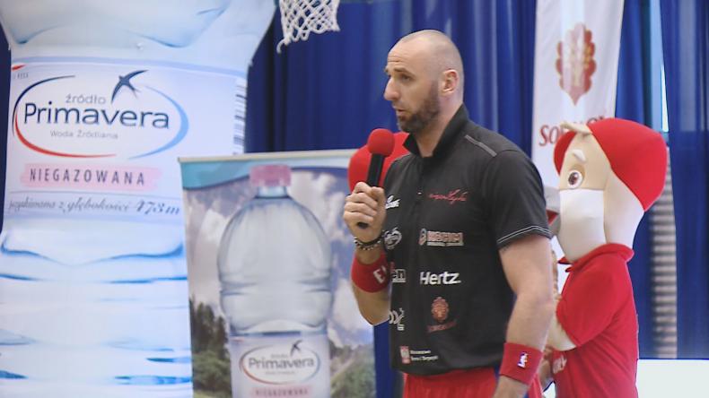 Po raz czwarty Gortat trenował dzieci w Rumi