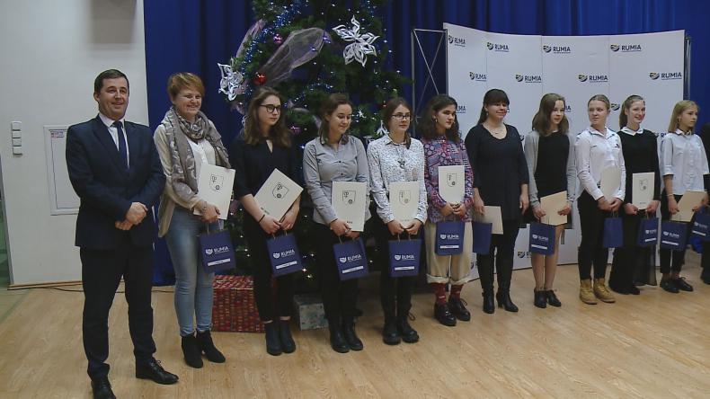 Najlepsi otrzymali stypendia burmistrza