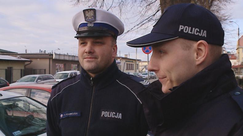 Policjant uratował sześciolatka z pożaru