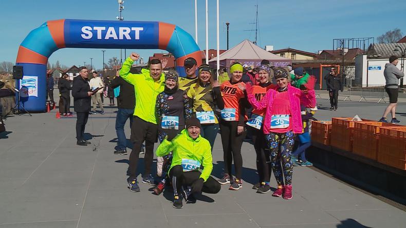 Blisko 400 biegaczy pobiegło w Helu