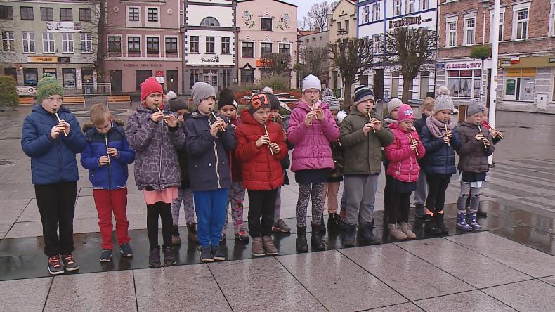 Jak świętować, to z rekordem – Puck zagra na… fletach