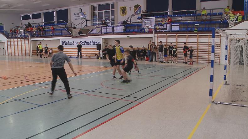 Sportowe zmagania młodych strażaków