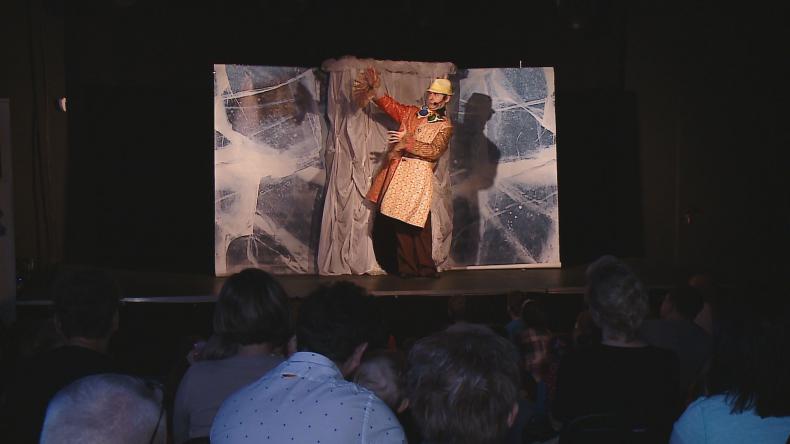 Teatry przyciągają dzieci do Fabryki Kultury