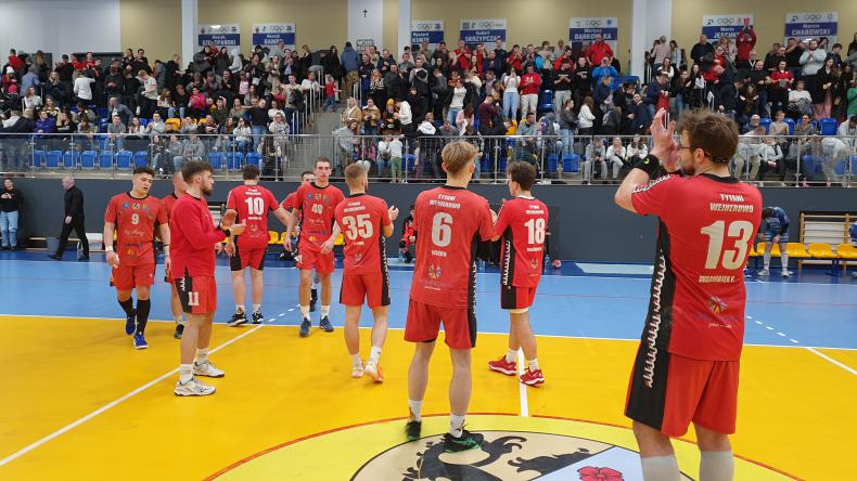 Wygrana Tytanów po zaciętej rywalizacji