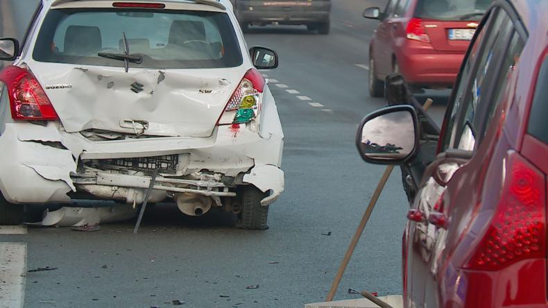 Zderzenie dwóch pojazdów w Redzie przy skrzyżowaniu ulic Gdańskiej i Obwodowej