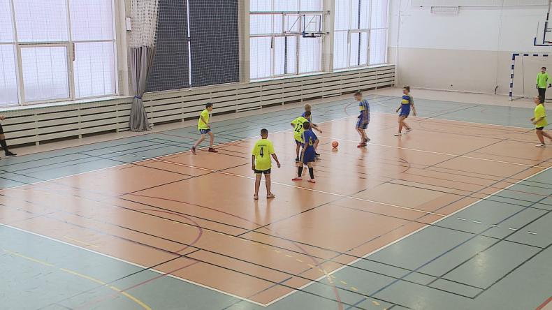 Sportowe zmagania młodych strażaków