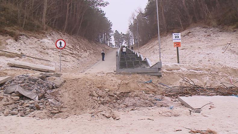 Zalane plaże na półwyspie. Niektórych nie uda się odbudować do wakacji