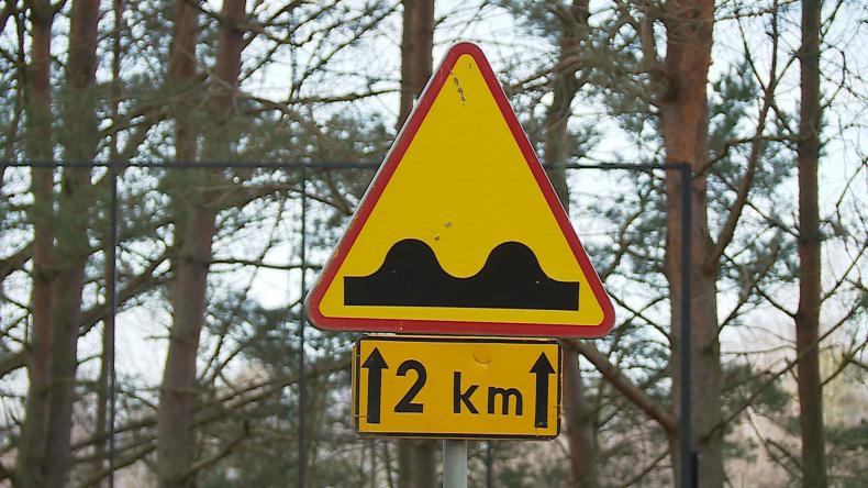 Umowa na przebudowę drogi do Dębek podpisana