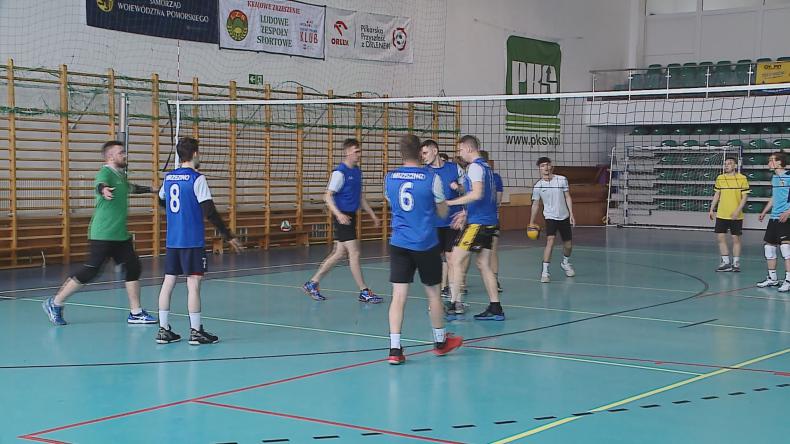 Siatkarskie zmagania w Luzinie