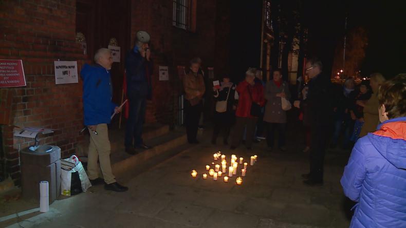 „Suweren mówi nie”, są przeciwnicy prezydenckich projektów