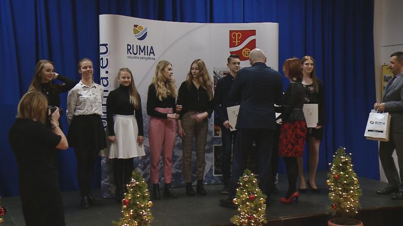 Młodzi mieszkańcy Rumi nagrodzeni za wybitne osiągnięcia