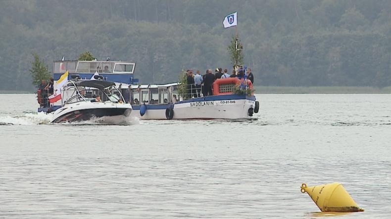 Pielgrzymka na łodziach do Żarnowca