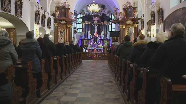 Droga Krzyżowa w telewizji i internecie