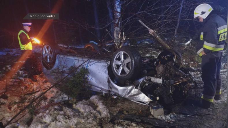 Osobówka wypadła z drogi i dachowała