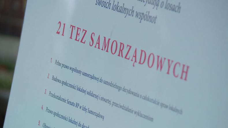 Przedstawili 21 tez samorządowych