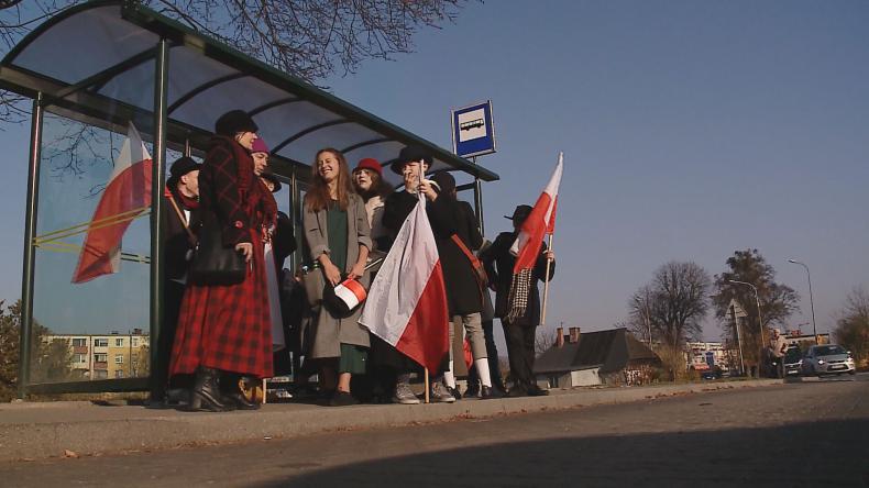 Zarażali patriotyzmem w autobusach