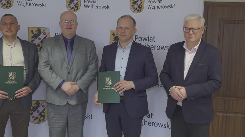 Umowa na przebudowę drogi w Strzepczu podpisana