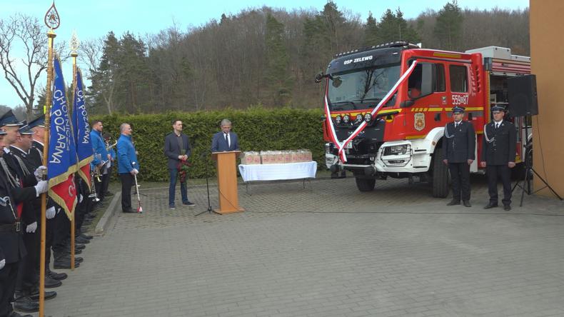 Nowy wóz OSP Zelewo