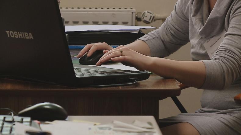 Zaatakował nożem pracownika socjalnego