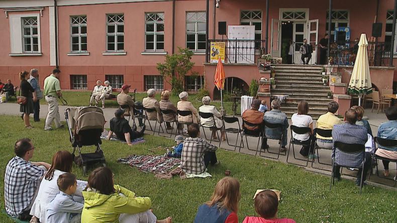 Kaszubskie siadanie na trawie