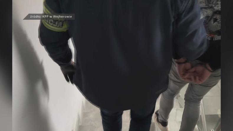 Zamknął psa w budzie i ją podpalił