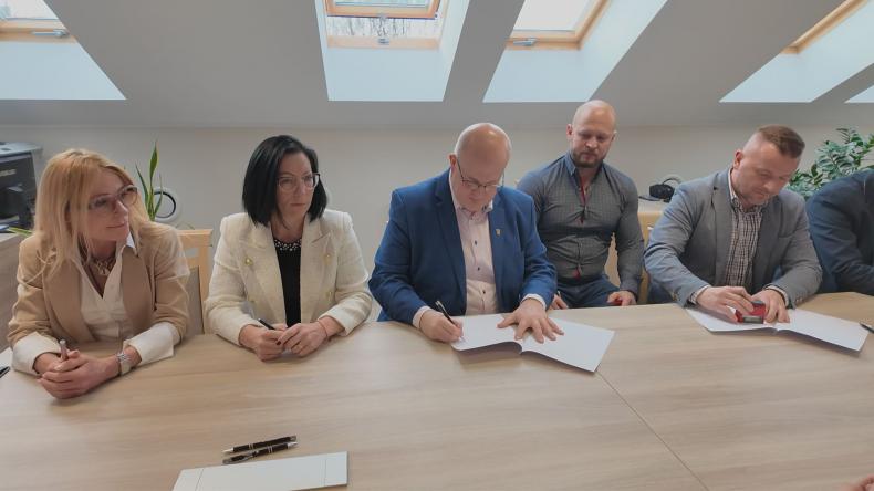 Umowy z klubami sportowymi podpisane