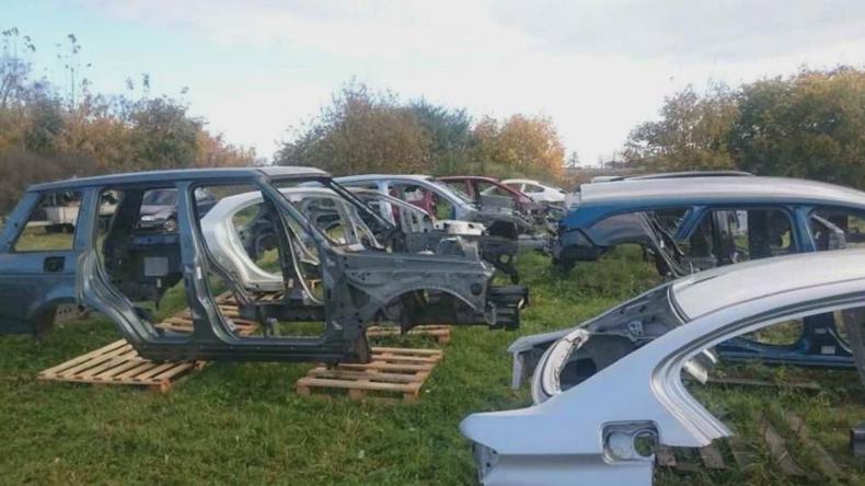 Nielegalnie sprowadzał auta, zarabiał na częściach