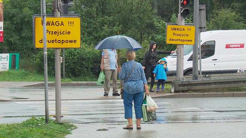 Pojawiły się tabliczki na kontrowersyjnym przejściu