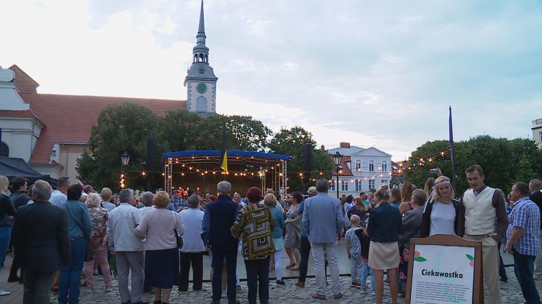 Taneczna podróż w czasie na placu Jakuba Wejhera