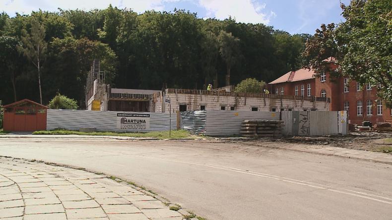 Hala sportowa pnie się w górę