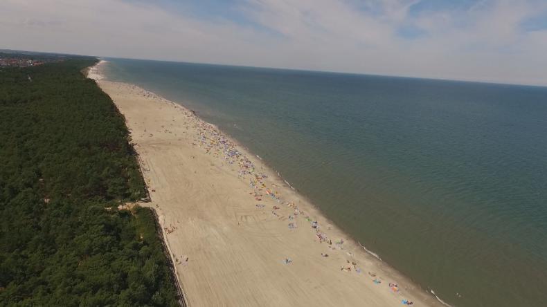 Szerokie plaże cieszą turystów