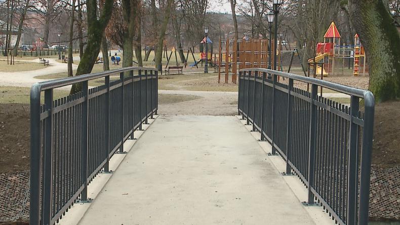 Nowa kładka w Bolszewie i boisko w Gniewowie